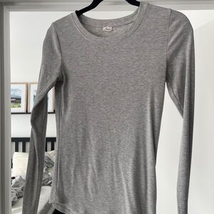 Wilfred Light Gray Long Sleeve Top
Size medium